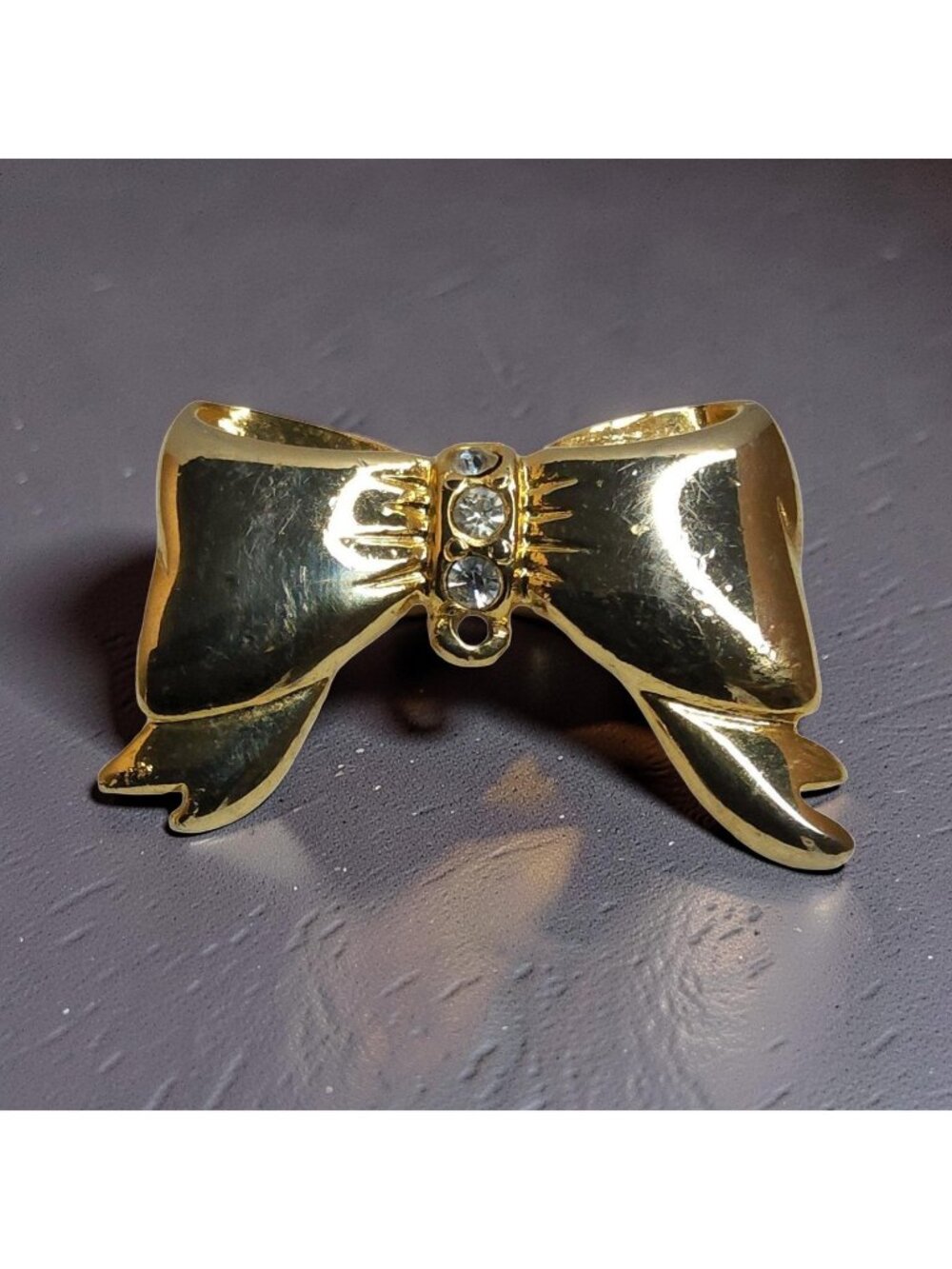 Vintage Womens Bow Tie Gold Tone 3 Rhinestone Center bow pin.